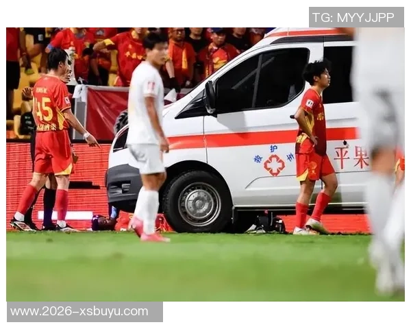 中甲广西赛区因观众互掷水杯事件遭中足联通报批评引发关注